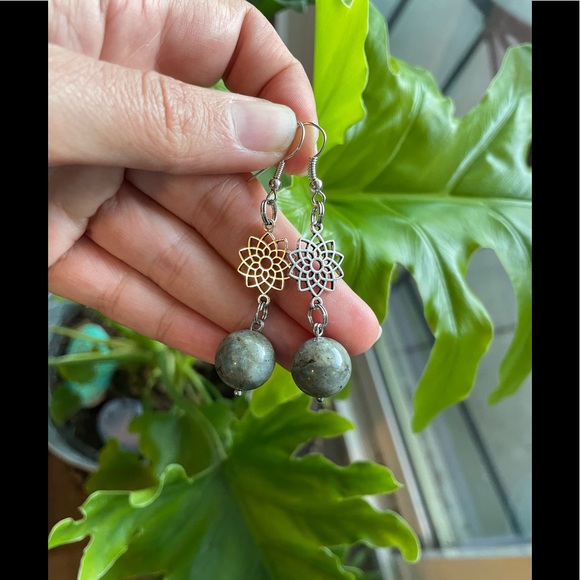 Jewelry - Labradorite Earrings